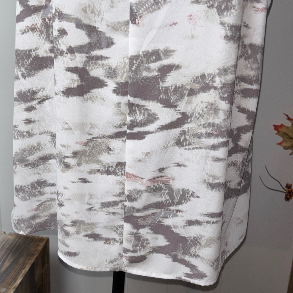 Juicy Couture white/Gray snake print rhinestone flowing front XL - Picture 7 of 16